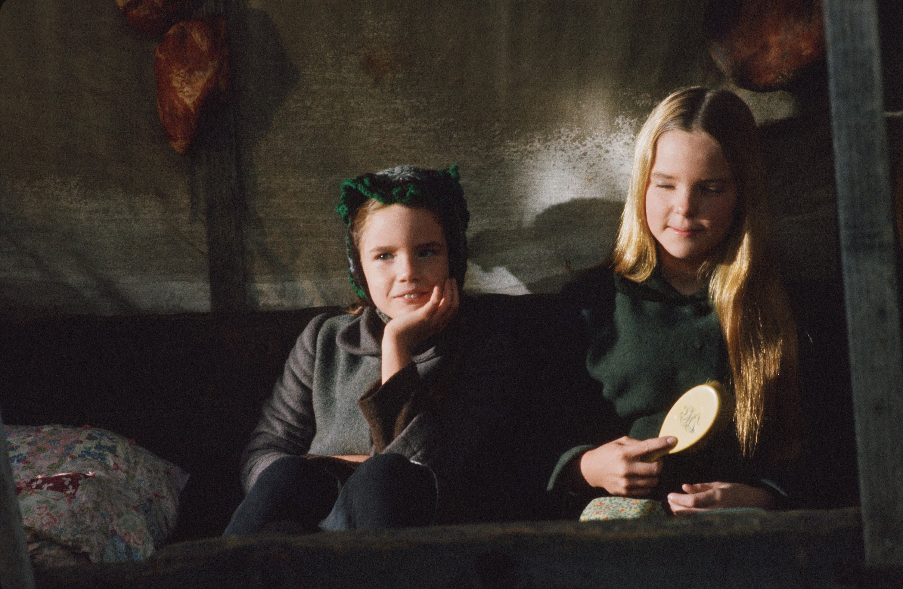 Melissa Gilbert as Laura Elizabeth Ingalls Wilder, Melisssa Sue Anderson as Mary Ingalls Kendall in the pilot of 'Little House on the Prairie'