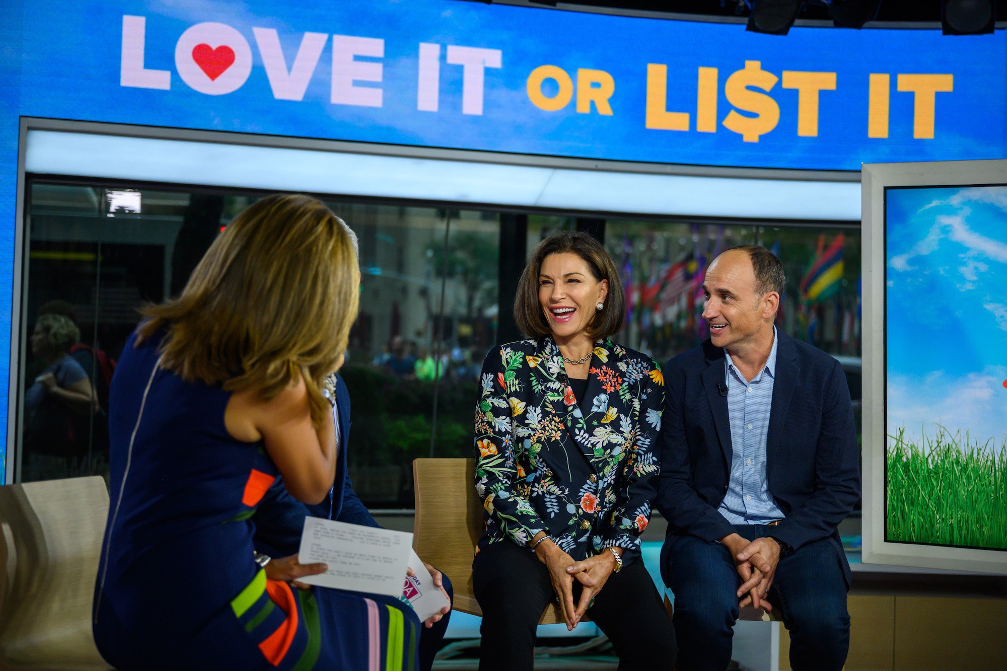 (L-R) Hoda Kotb (back turned) Hilary Farr, and David Visentin smiling on the 'Today Show'
