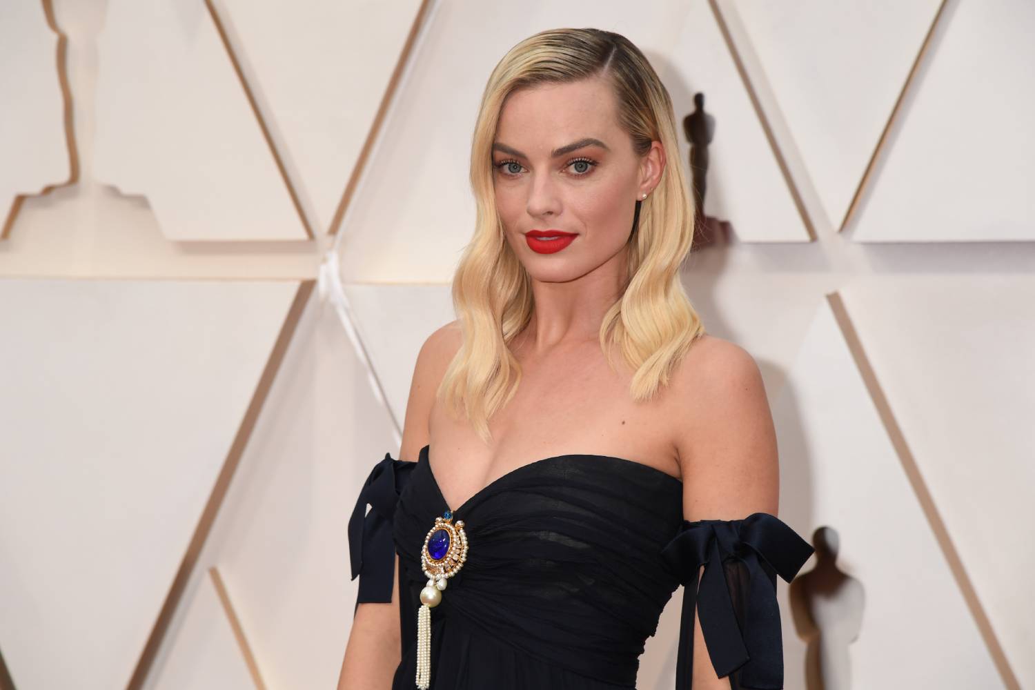 Margot Robbie attends the 92nd Annual Academy Awards at Hollywood and Highland on February 09, 2020 in Hollywood, California.