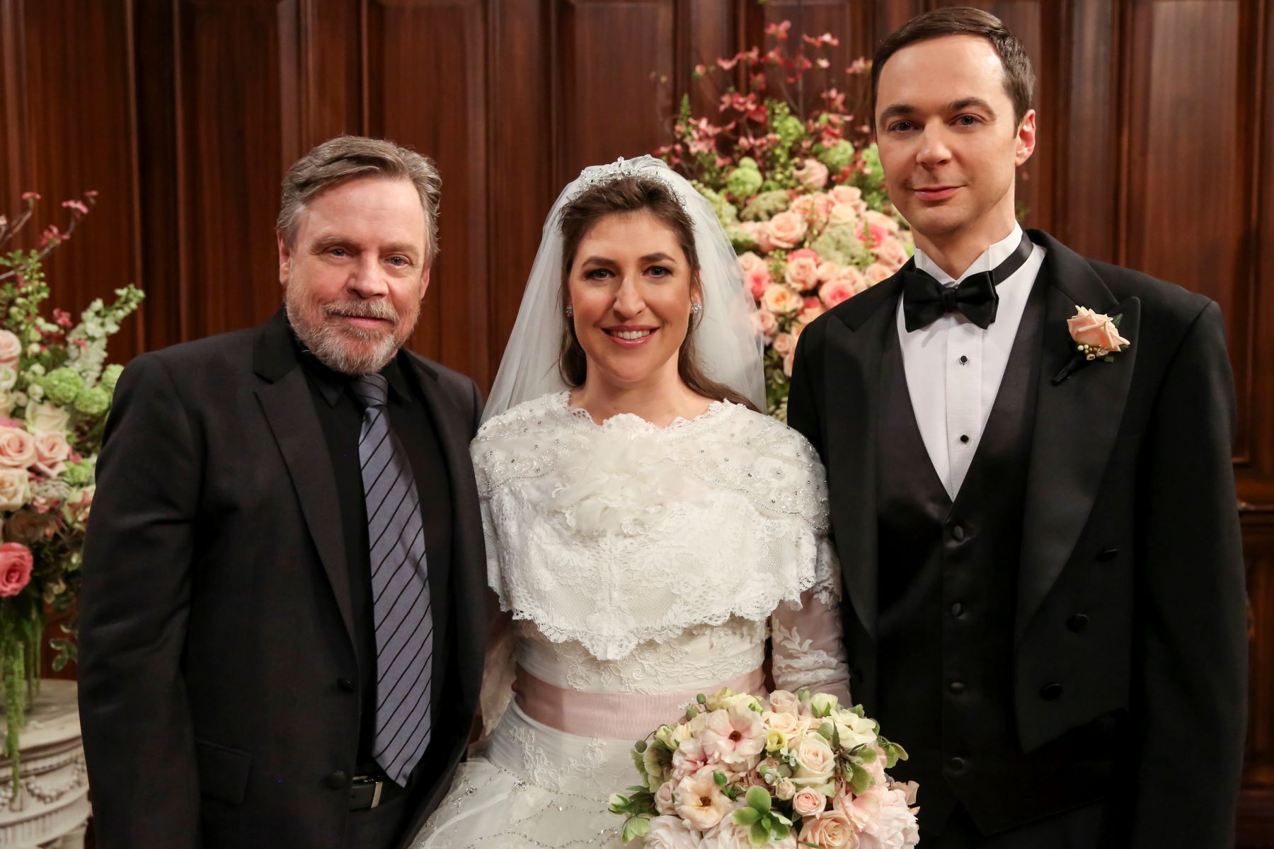 'Star Wars' star Mark Hamill, Mayim Bialik, and Jim Parsons on 'The Big Bang Theory'