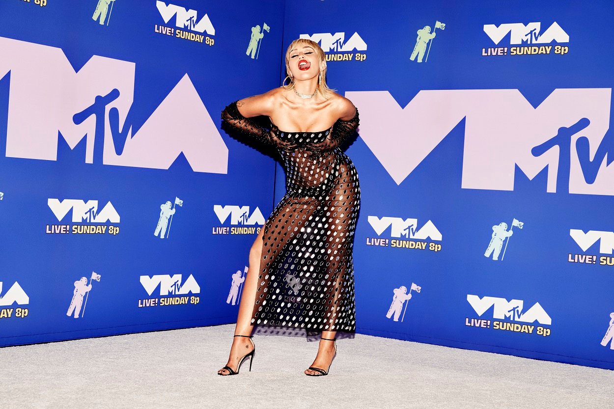 Miley Cyrus attends the VMA at age 27