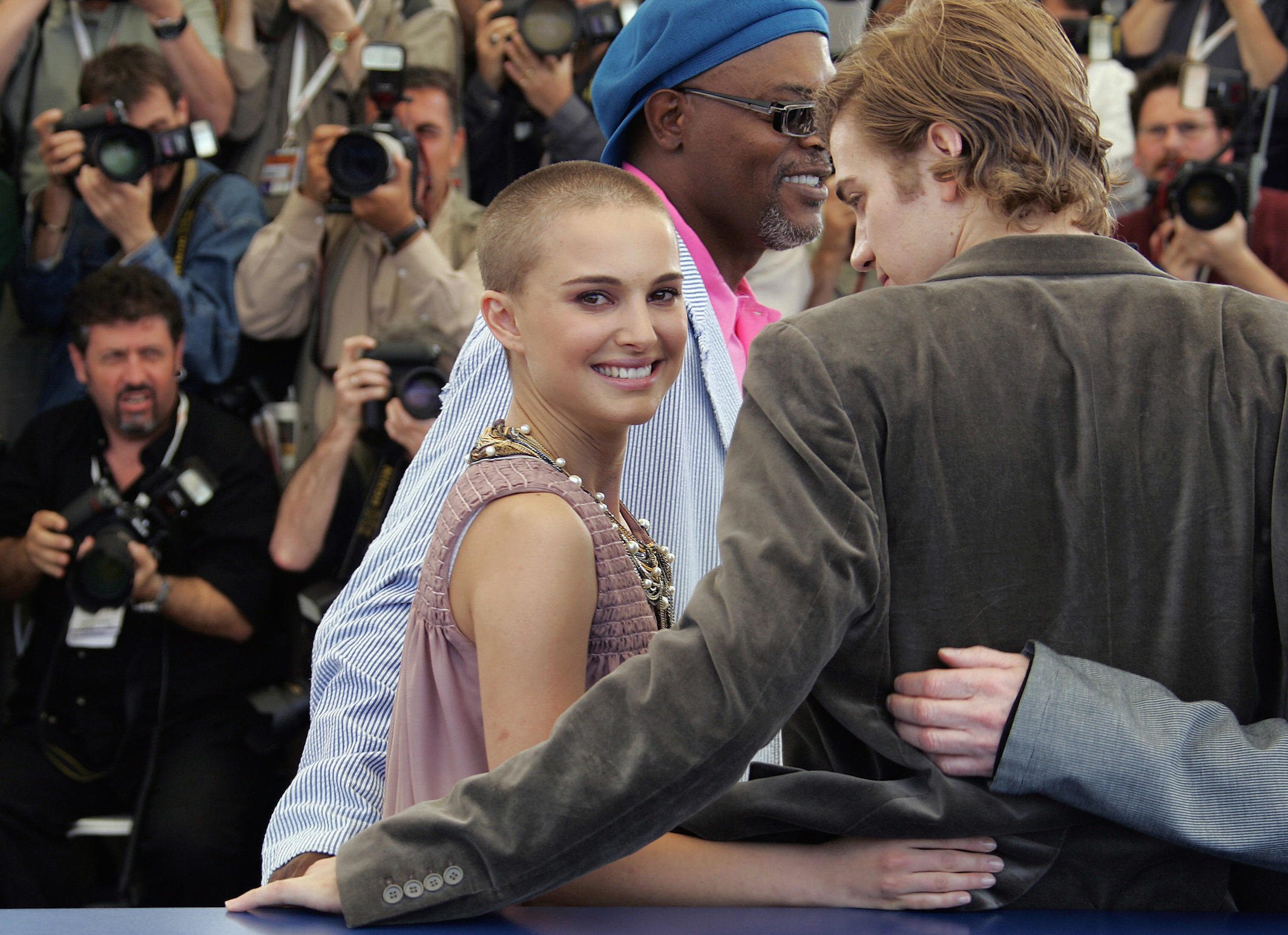 Natalie Portman (L) poses with Hayden Christensen