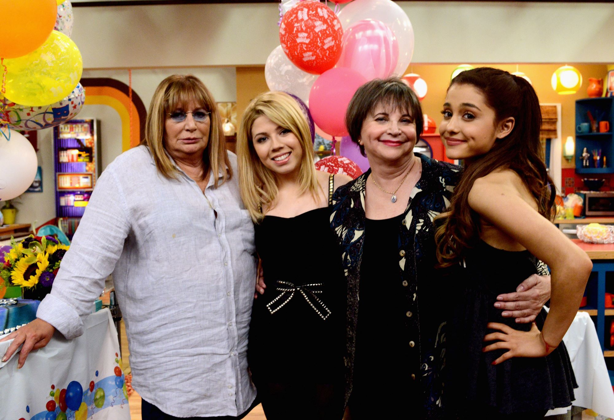 Penny Marshall, Jennette McCurdy, Cindy Williams, and Ariana Grande