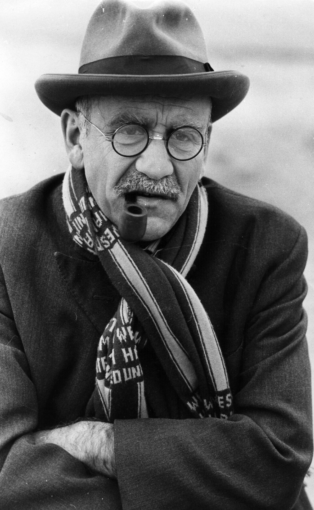 Warren Mitchell as Alf Garnett