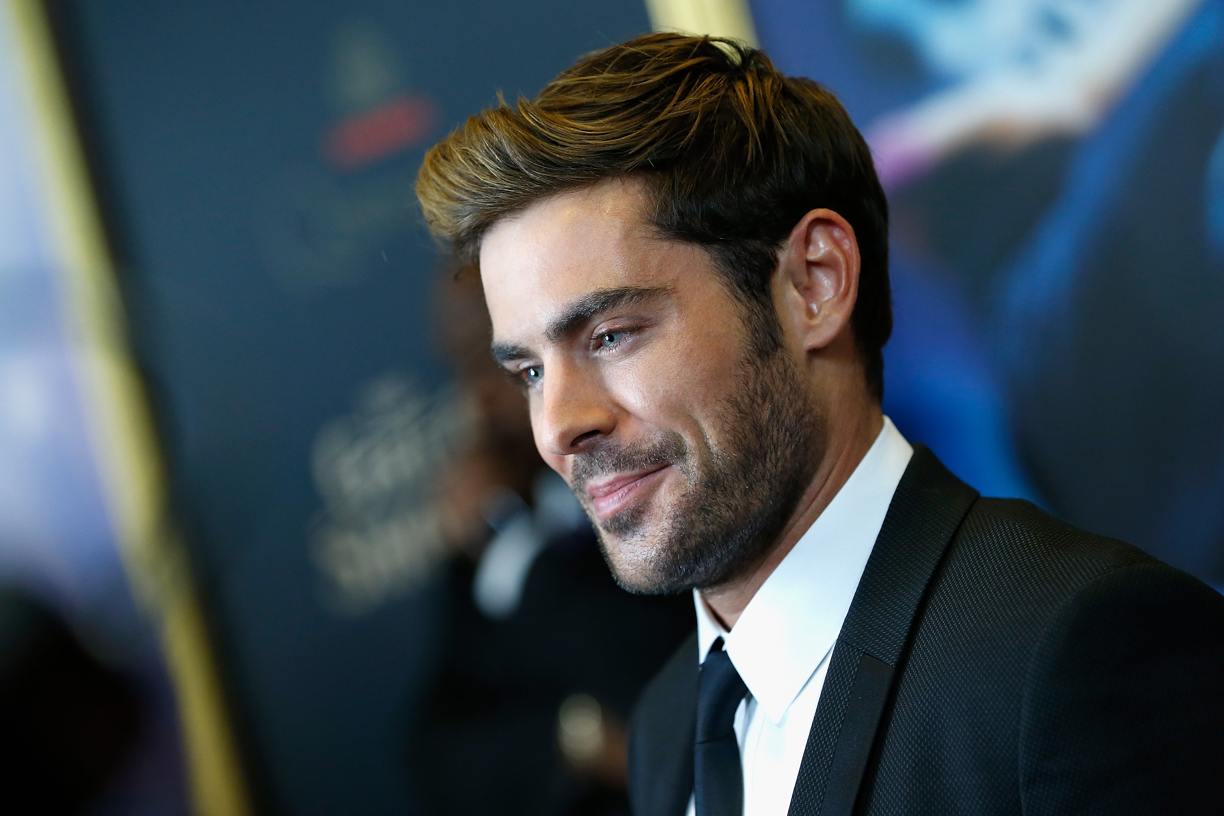 Zac Efron attends 'The Greatest Showman' World Premiere