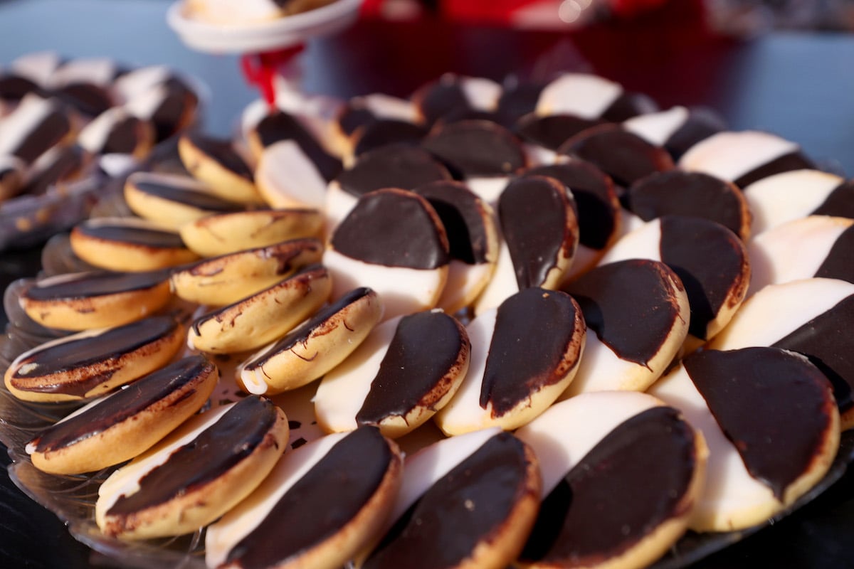 Black and White cookies on display during Elvis Duran's Taste of New York presented by Intrinsic Wines hosted by Elvis Duran and the Z100 Morning Show at Food Network & Cooking Channel New York City Wine & Food Festival presented by Capital One at Pier 97 on October 10, 2019 in New York City | Cindy Ord/Getty Images for NYCWFF