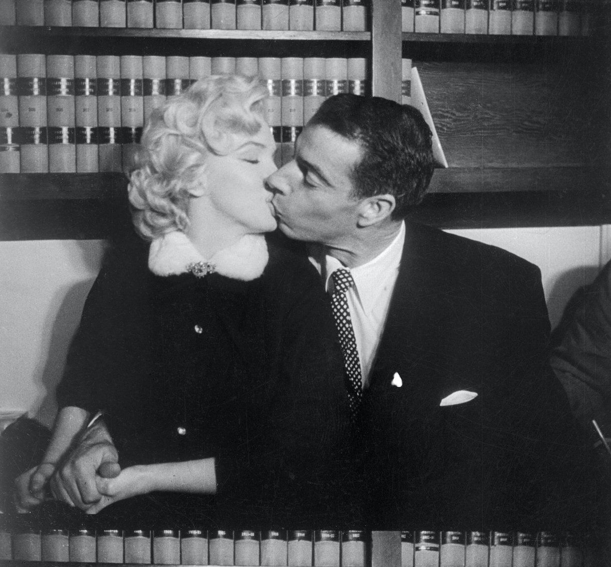 Marilyn Monroe Kissing Joe DiMaggio