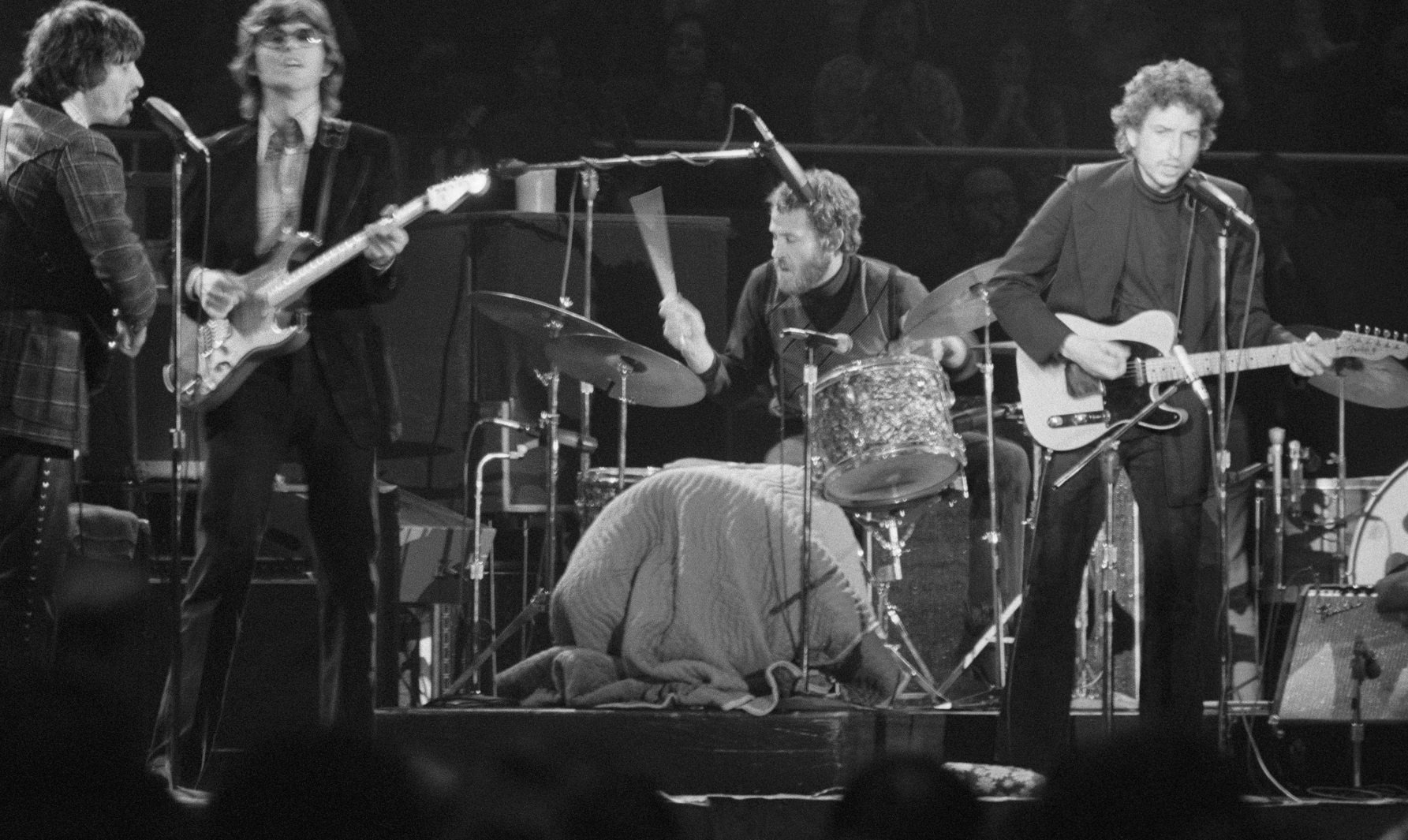 Bob Dylan performing with The Band