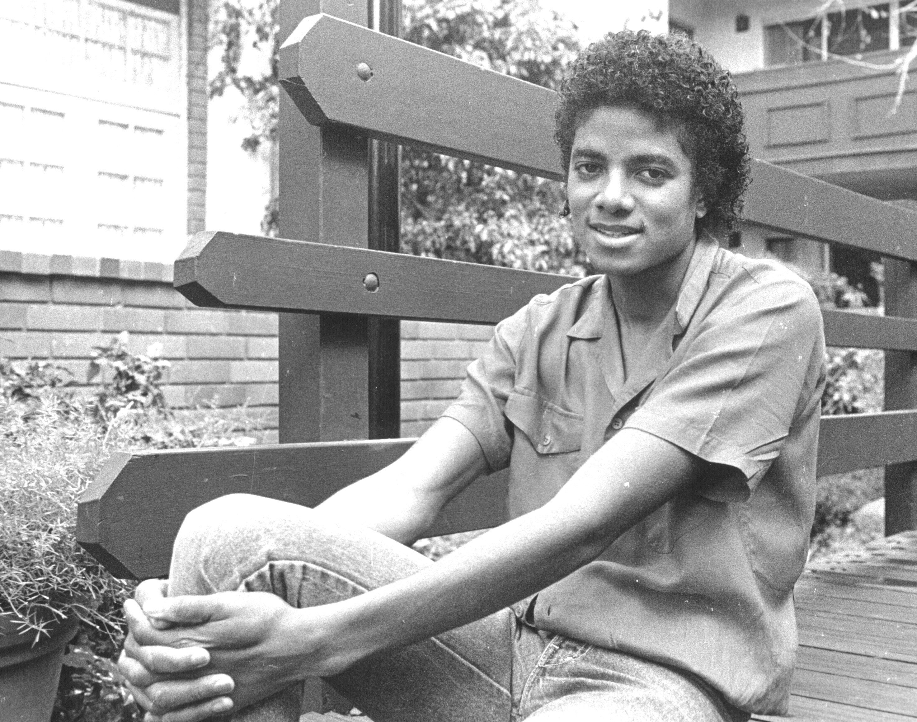 Michael Jackson sitting