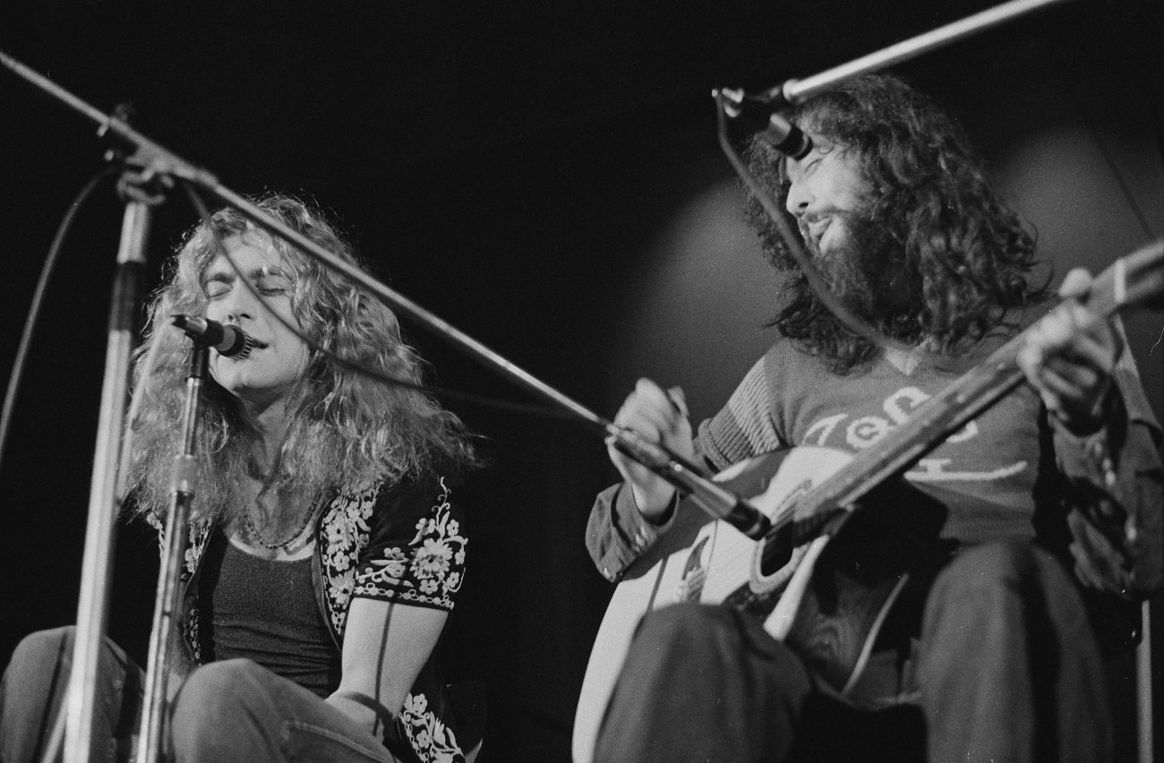 Robert Plant and Jimmy Page performing in 1971