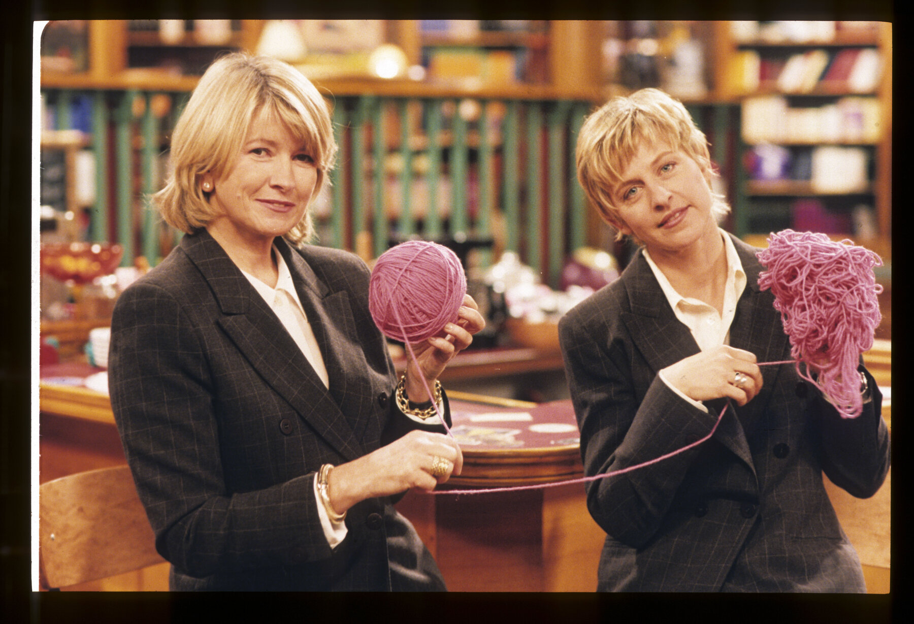 Martha Stewart and Ellen DeGeneres with a ball of yarn