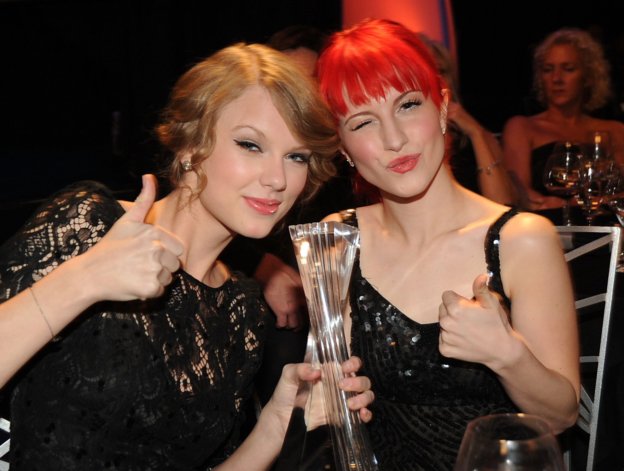 Taylor Swift and Hayley Williams of Paramore at the CMT Artists of the Year on Nov. 30, 2010