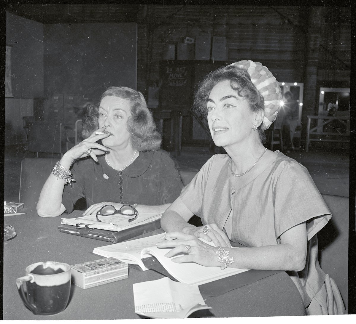 Bette Davis (L), and Joan Crawford