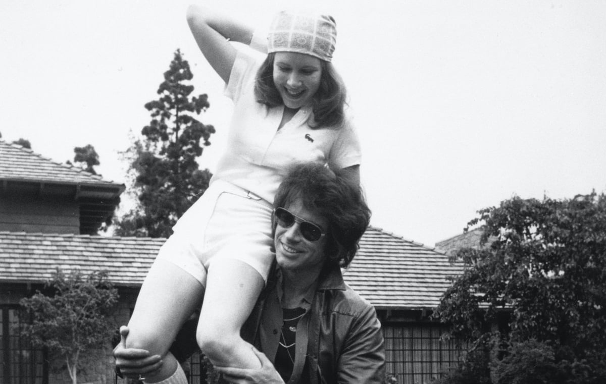 Warren Beatty and Carrie Fisher on set of 'Shampoo' | Bettmann/Contributor/Getty Images