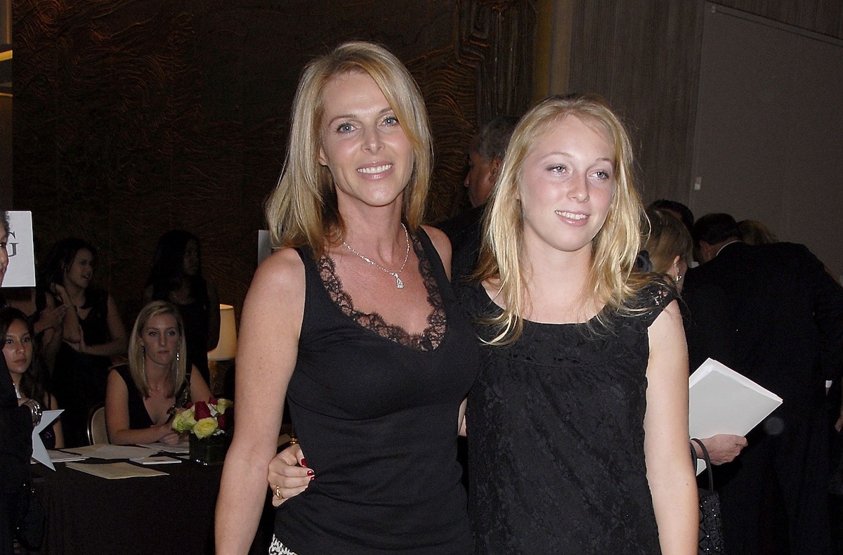 Actress Catherine Oxenberg (L) and daughter India attend the 53rd Annual Young Musicians Foundation Gala, celebrating Merv Griffin, at the Beverly Hilton hotel on October 19, 2007 in Los Angeles, California | Charley Gallay/Getty Images