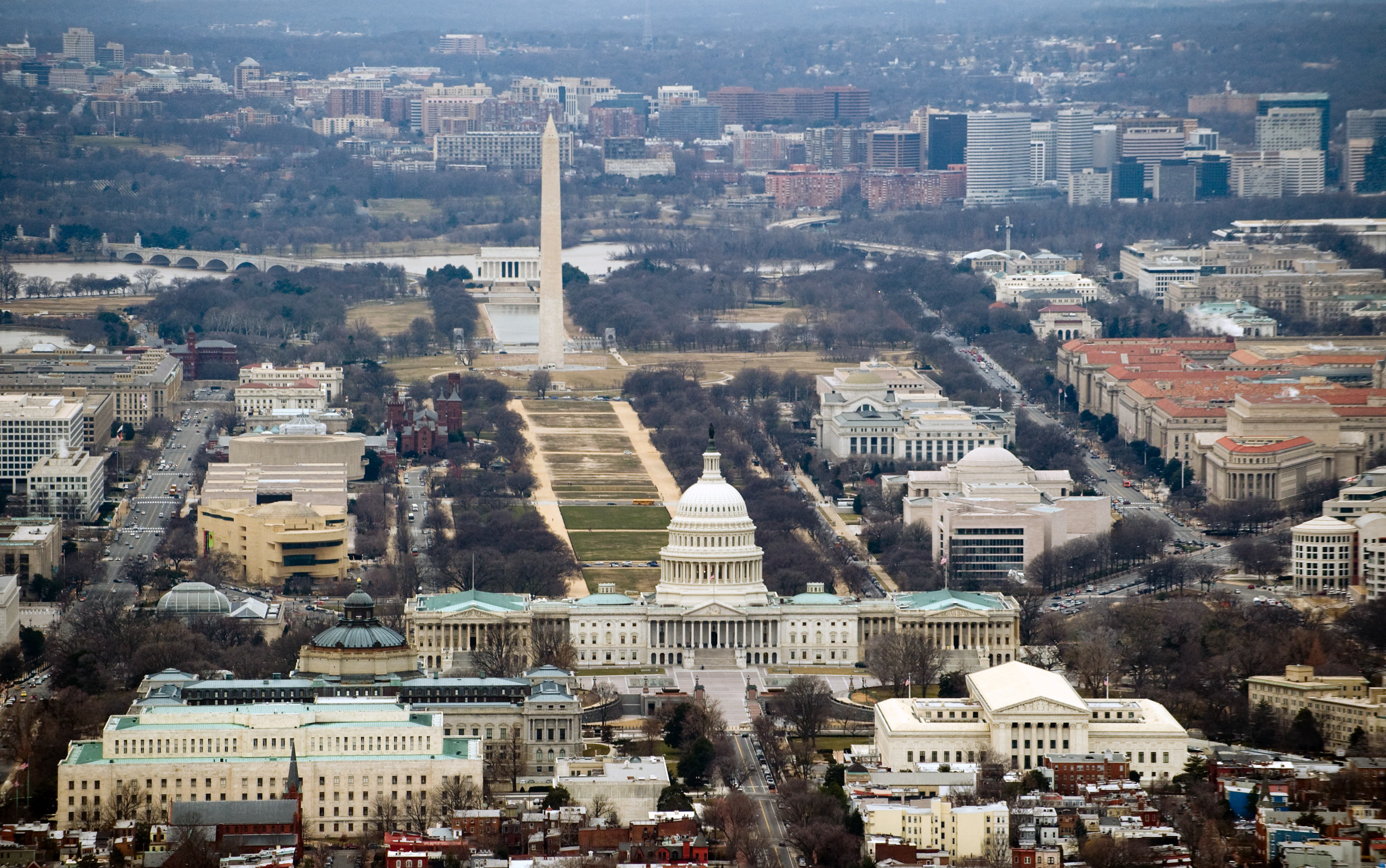 The skyline of Washington, DC, including the US Capitol building, Washington Monument, Lincoln Memorial and the National Mall