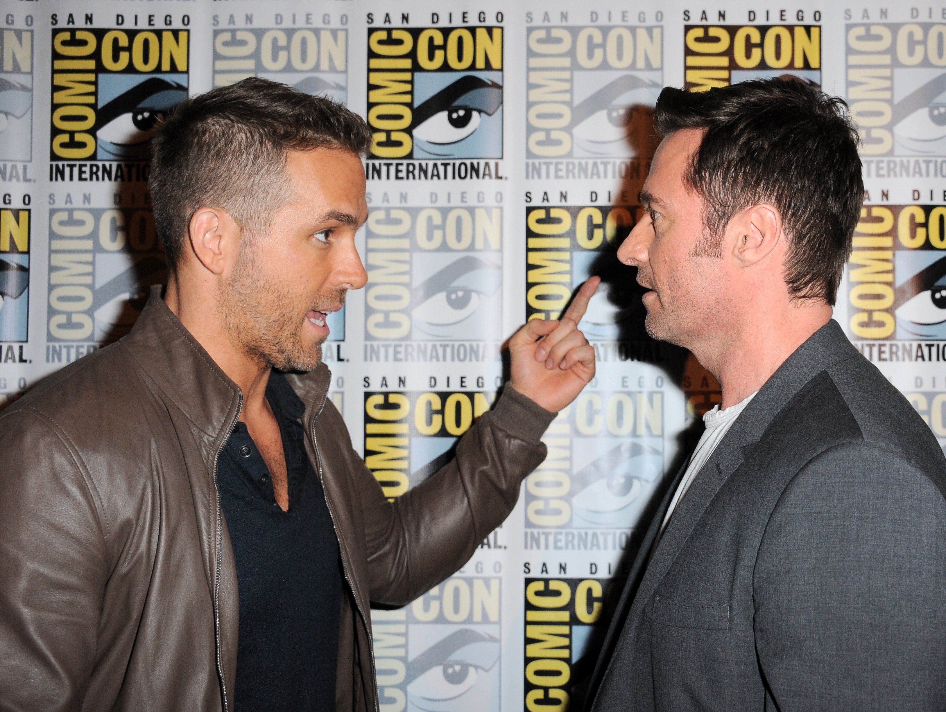 Deadpool Ryan Reynolds vs Wolverine Hugh Jackman