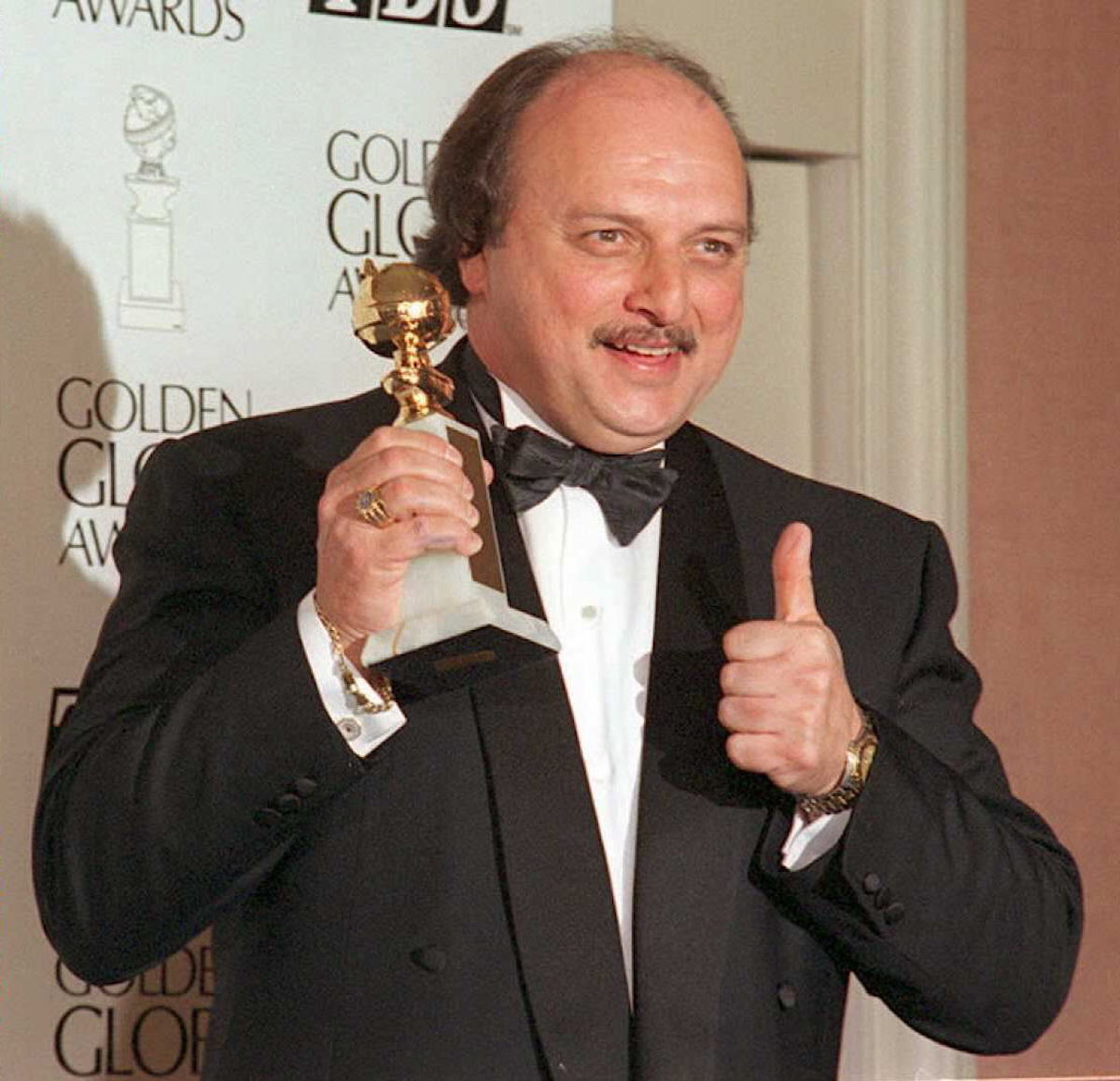 Actor Dennis Franz poses 21 January with his Golden Globe award for Best Performance by an Actor in a Television Series-Drama category for his role in "NYPD Blues."