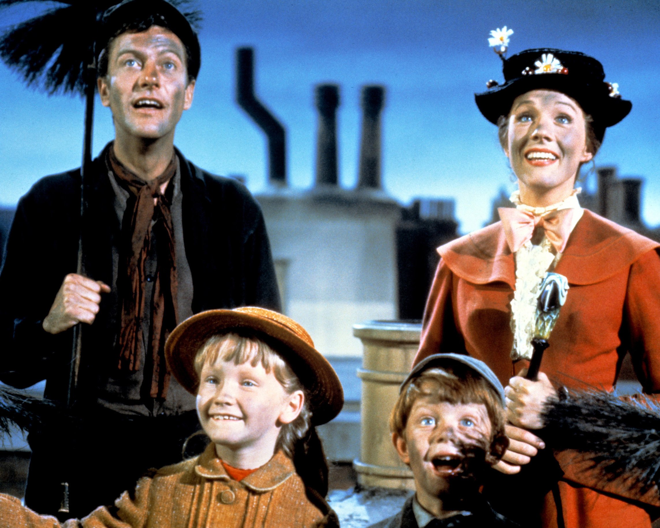 Dick Van Dyke, Julie Andrews, Karen Dotrice, and Matthew Garber in 'Mary Poppins'