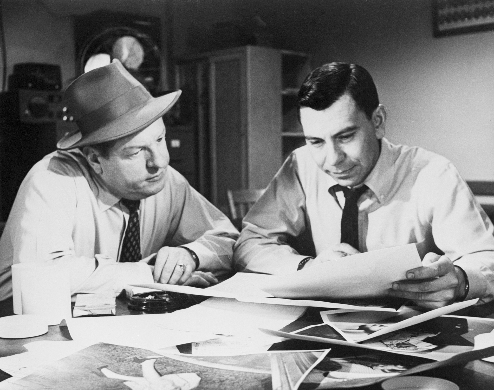 Ben Alexander and Jack Webb in 'Dragnet'