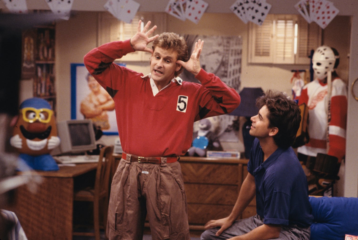 Full House' Star Dave Coulier on the Sitcom's 'Bizarre' Celebrity Guest  Appearance