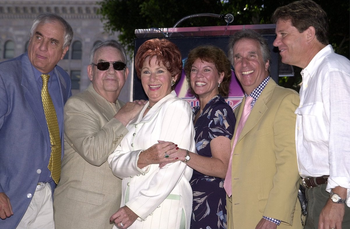 Garry Marshall and the 'Happy Days' cast in 2001