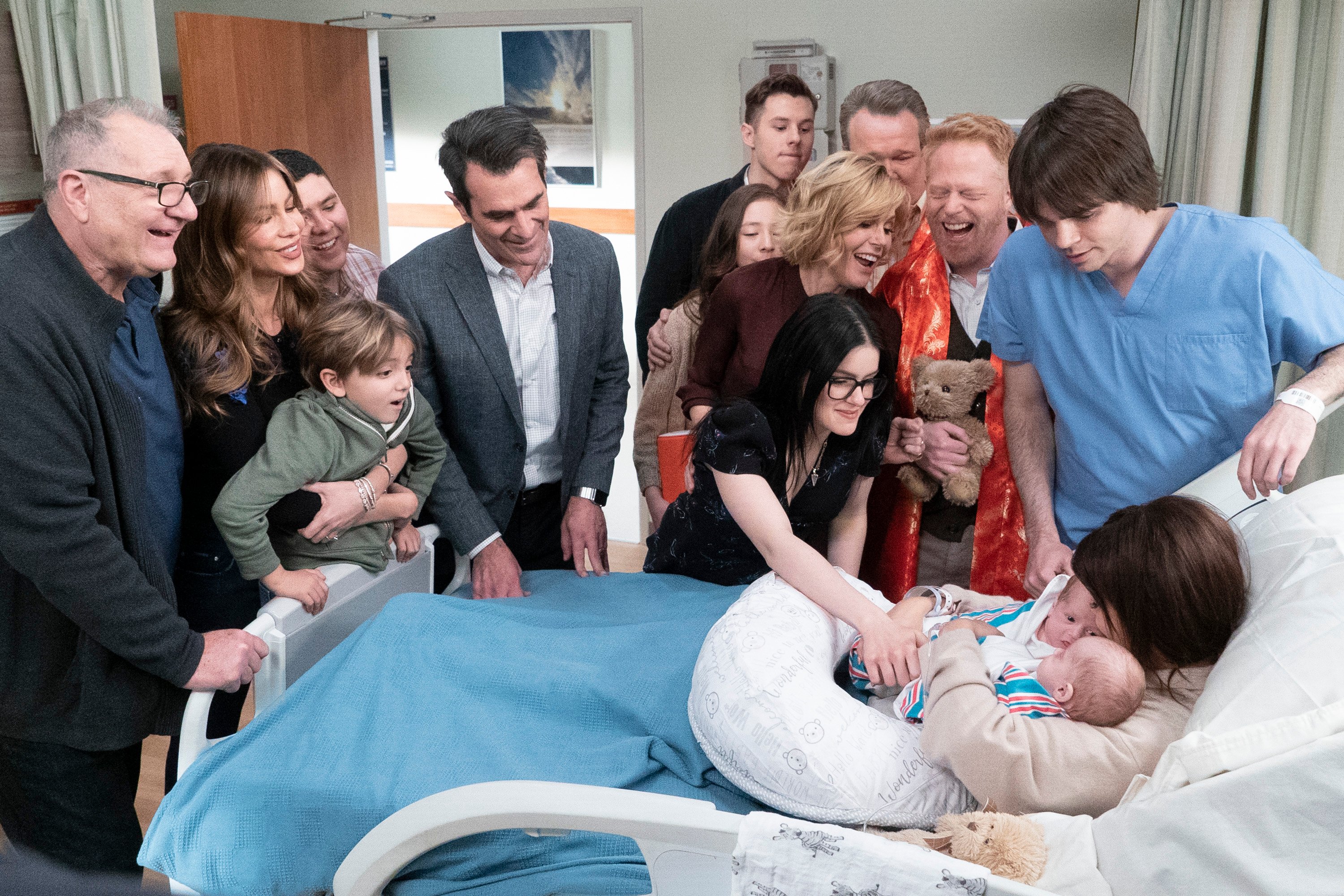 'Modern Family' Episode Titled 'A Year of Birthdays'