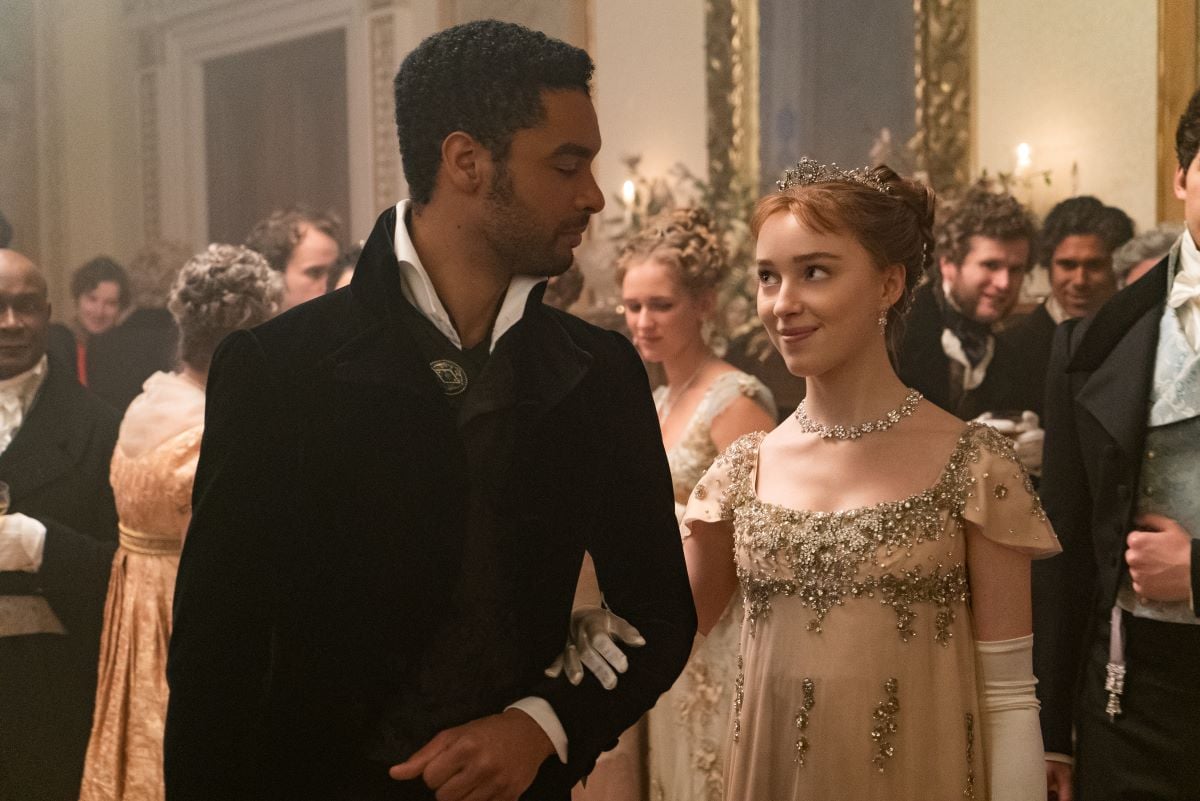 Bridgerton cast Regé-Jean Page and Phoebe Dynevor