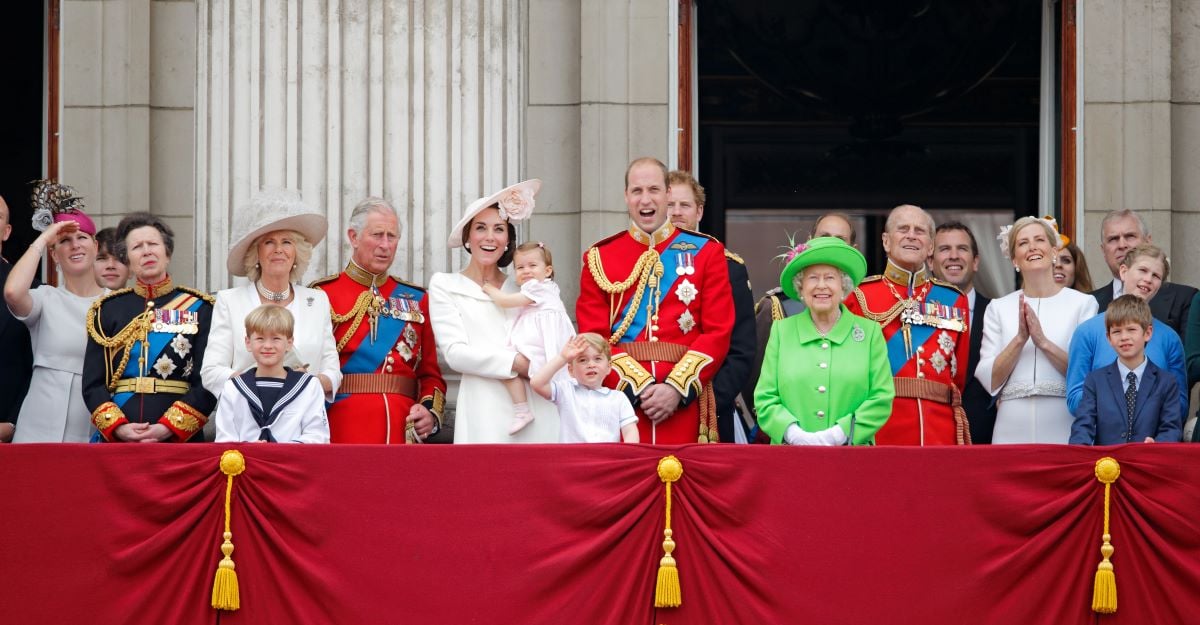 British royal family members on a balcony