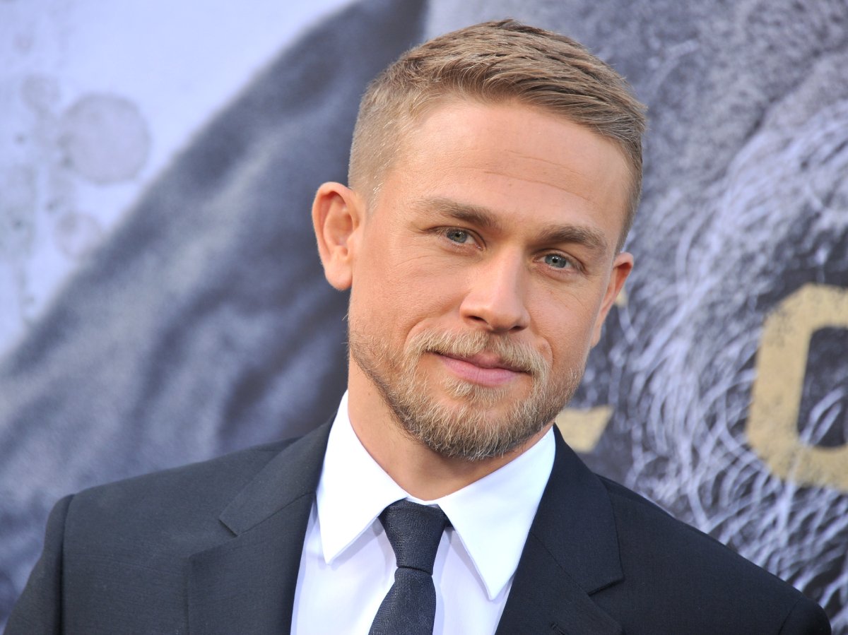  Charlie Hunnam arrives at the premiere of Warner Bros. Pictures' "King Arthur: Legend Of The Sword" at TCL Chinese Theatre on May 8, 2017