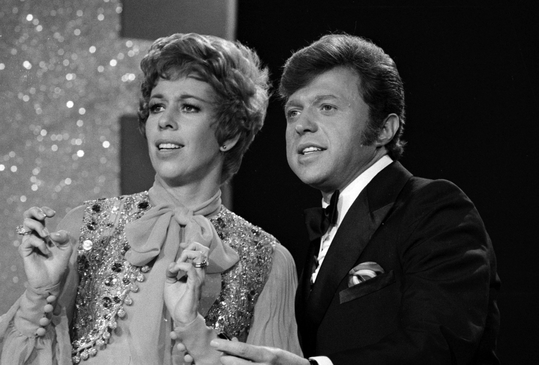 Carol Burnett and Steve Lawrence on 'The Carol Burnett Show'