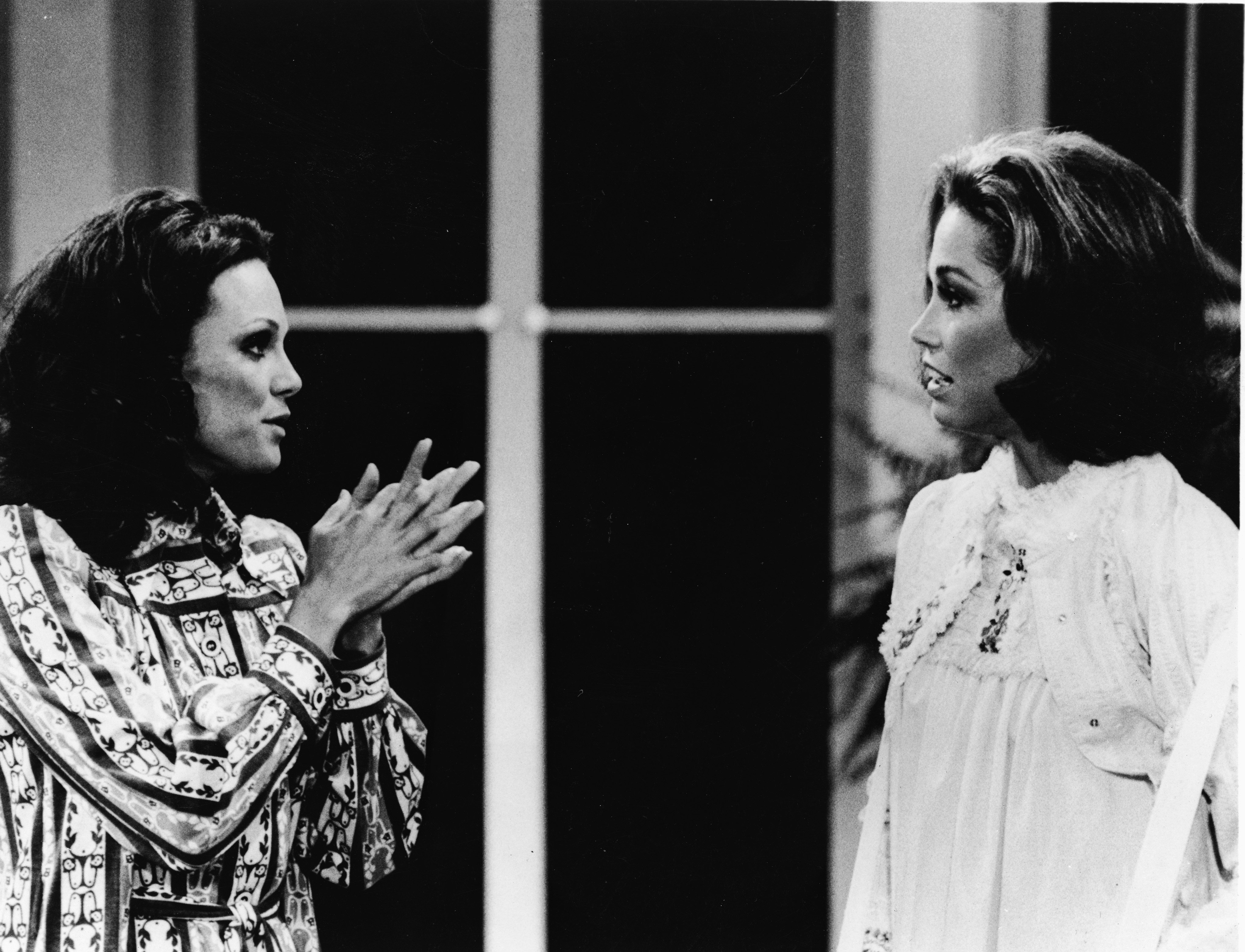 Valerie Harper and Mary Tyler Moore of 'The Mary Tyler Moore Show'