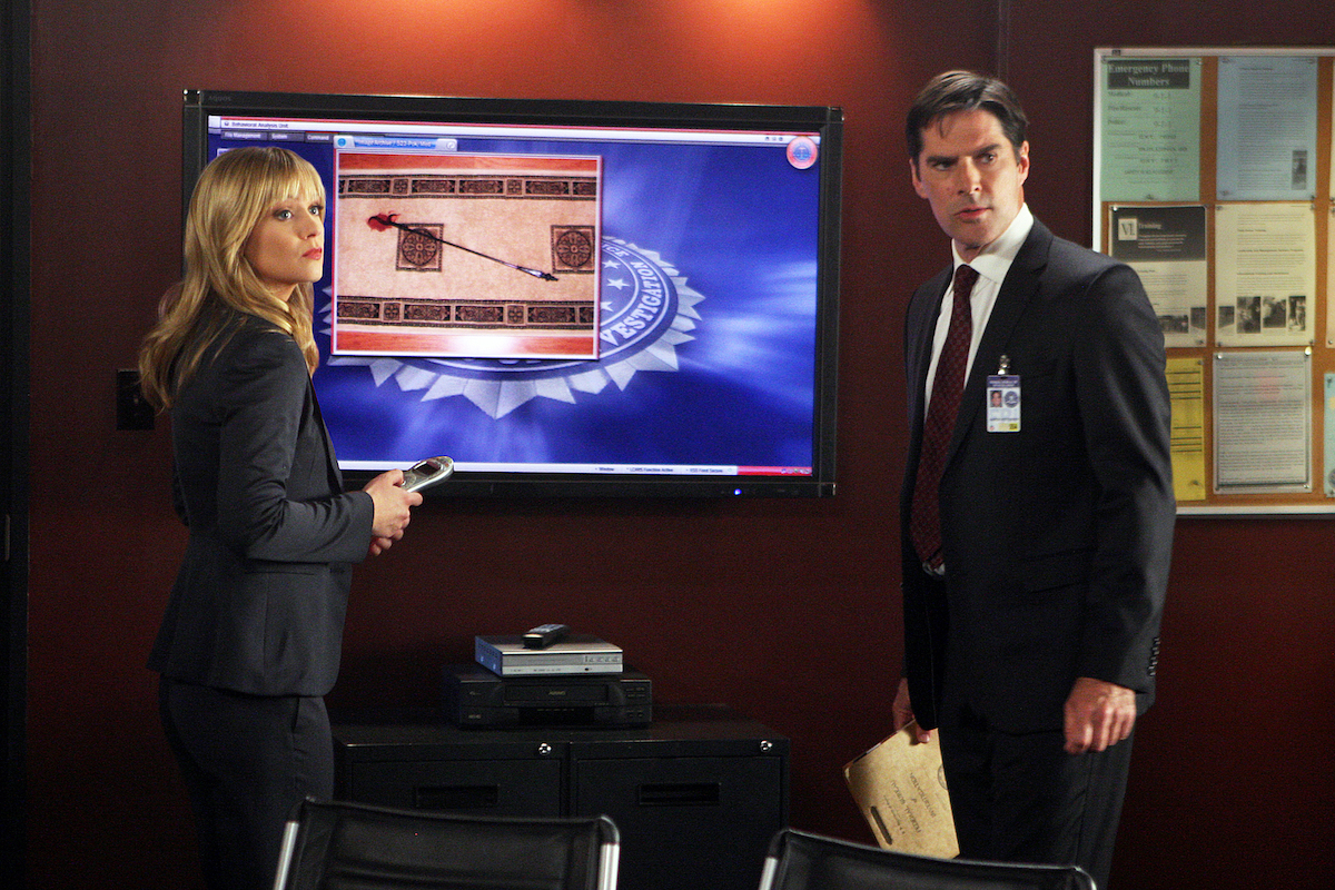 Agents Jareau (A.J. Cook, left) and Hotchner (Thomas Gibson, right