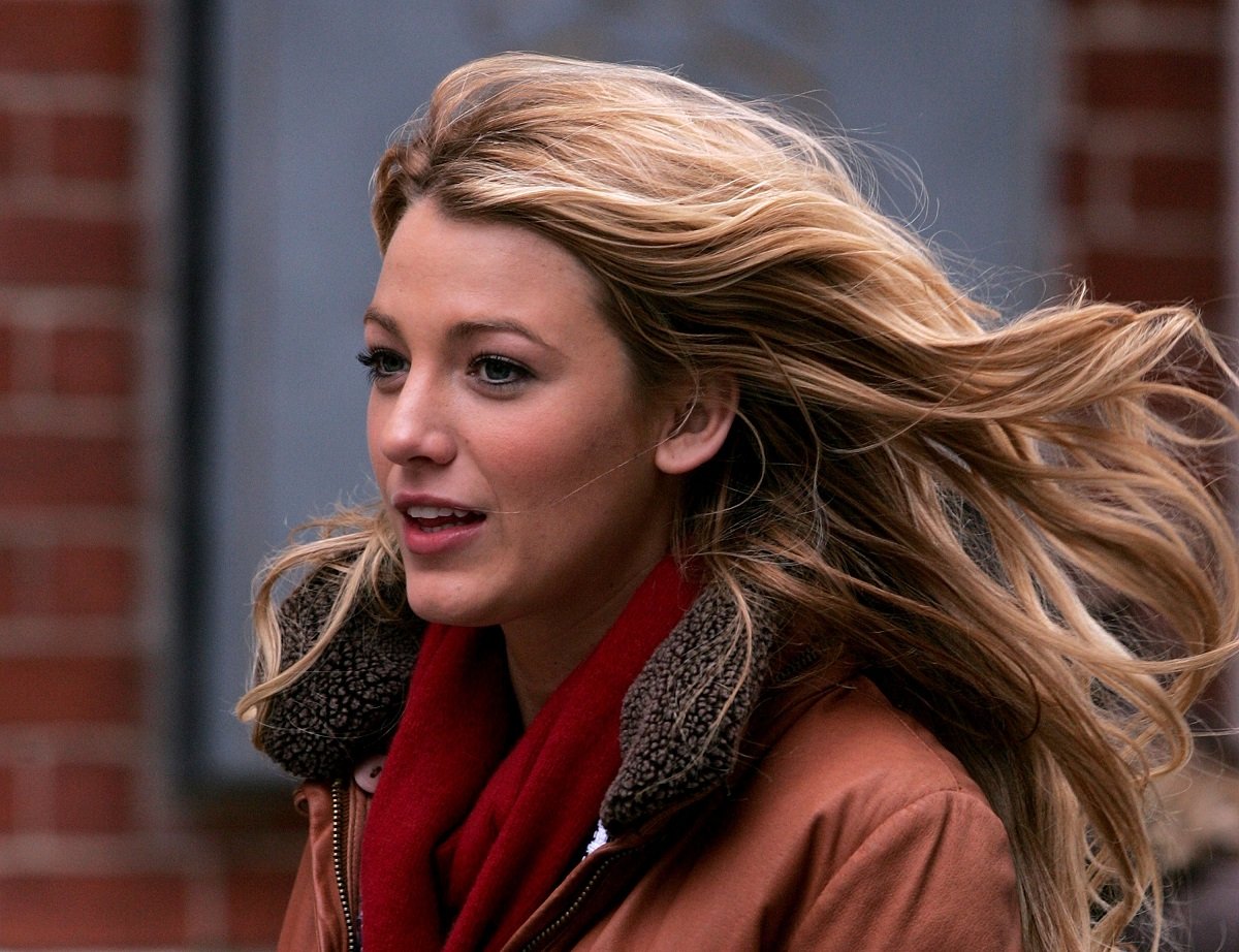 Blake Lively on location for 'Gossip Girl' November 27, 2007 in New York City.