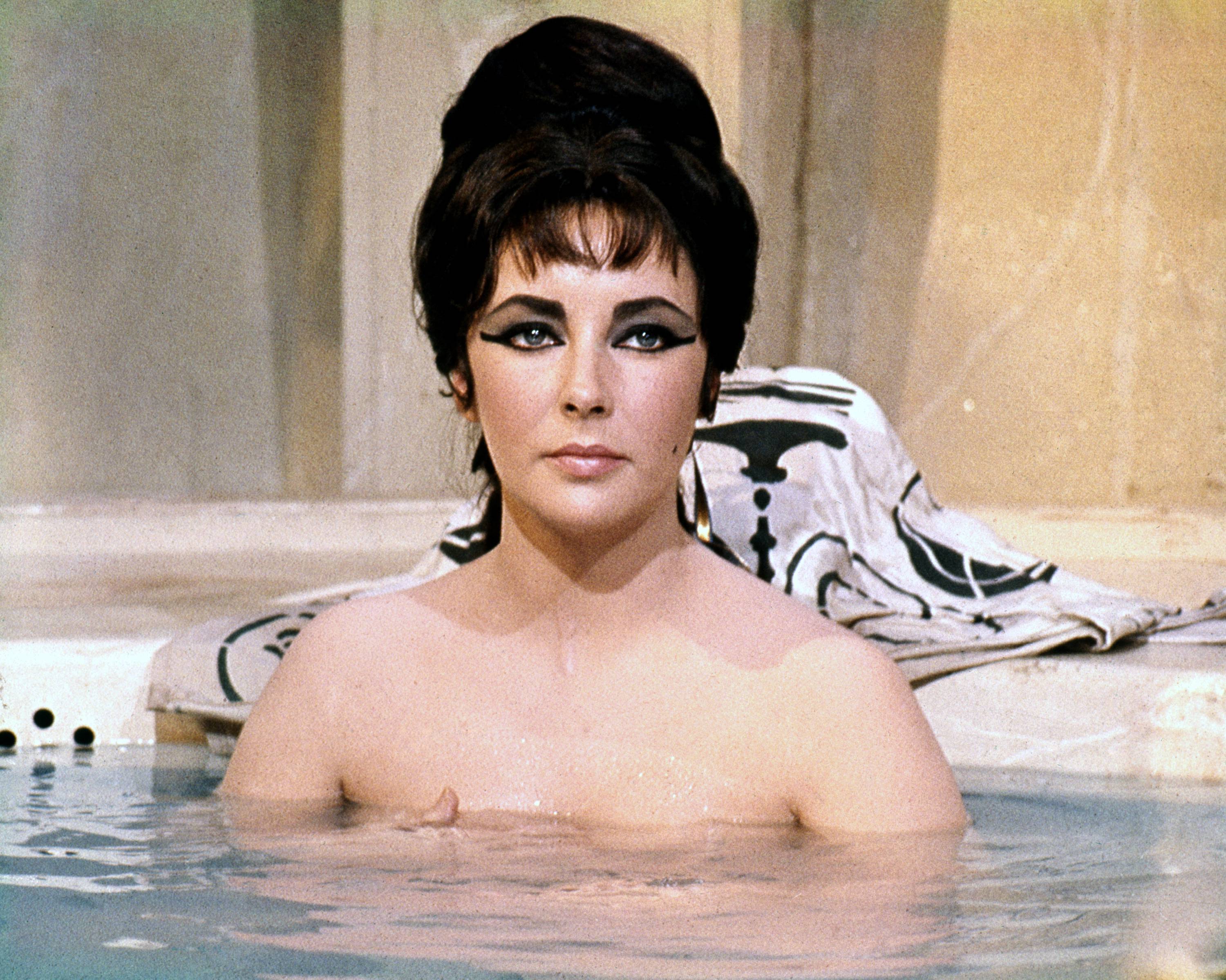 Elizabeth Taylor in a bath
