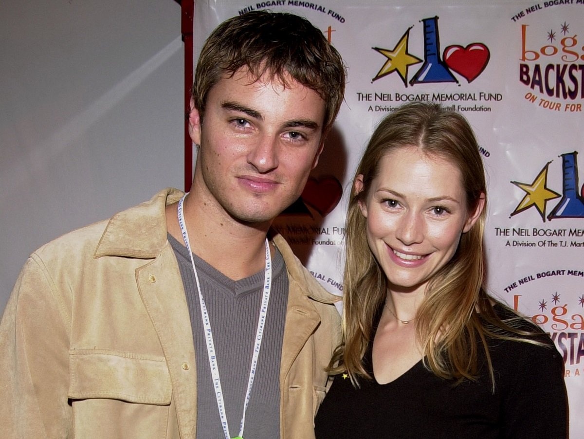 (L-R): Kerr Smith and Meredith Monroe on November 11, 2001, in Santa Monica, CA.