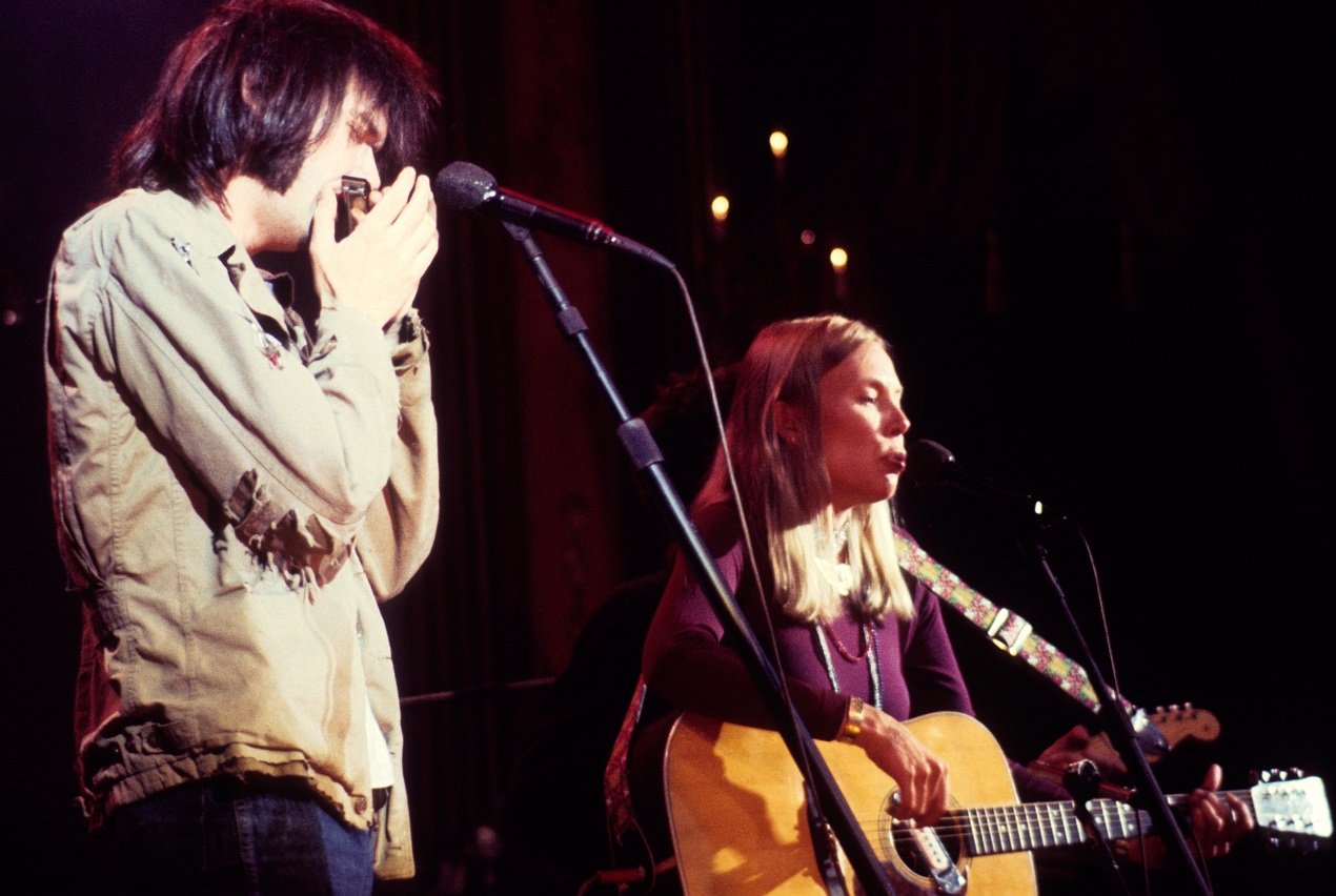 Neil Young and Joni Mitchell performing in 'The Last Waltz'