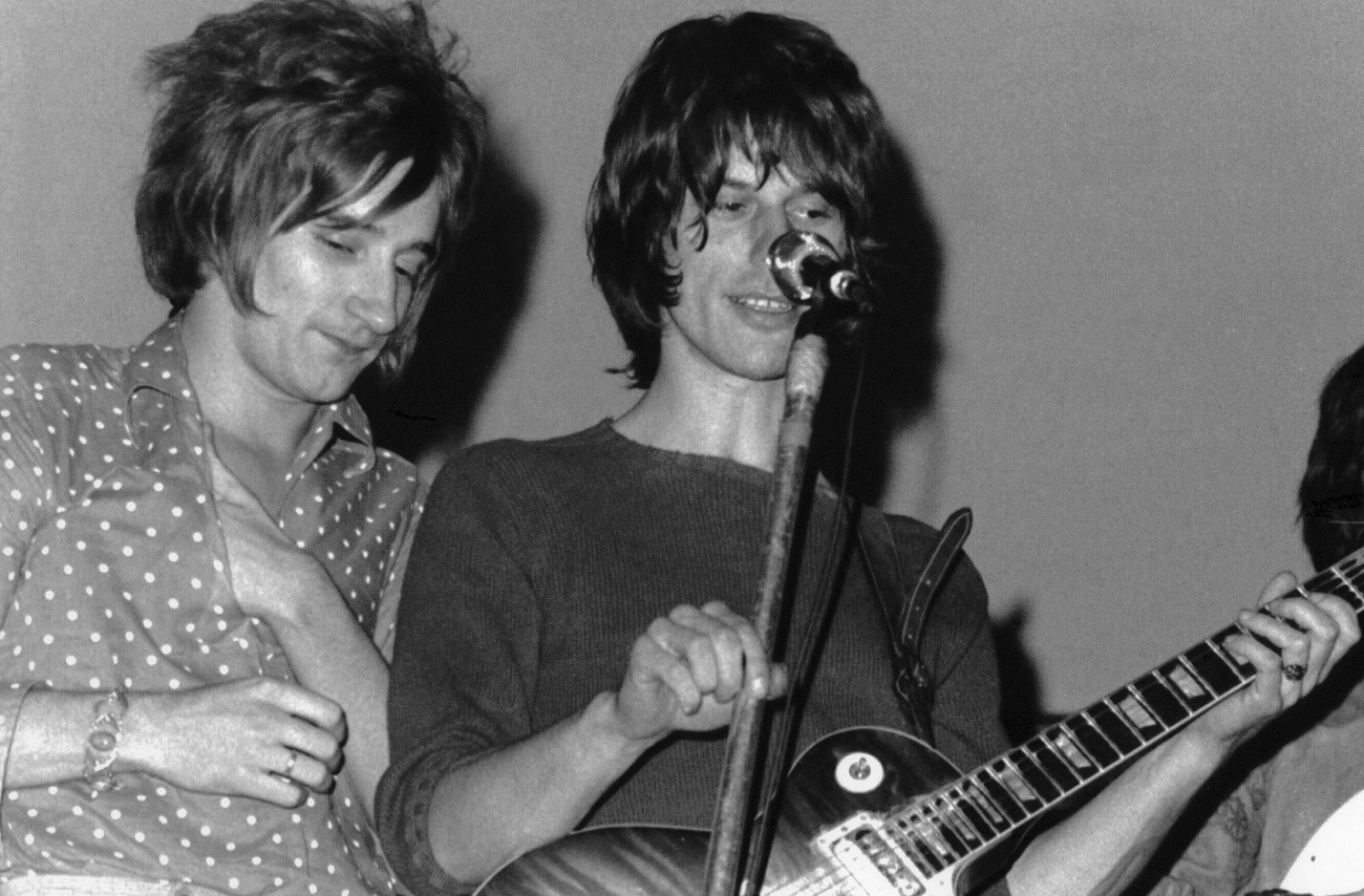 Rod Stewart and Jeff Beck performing circa 1968