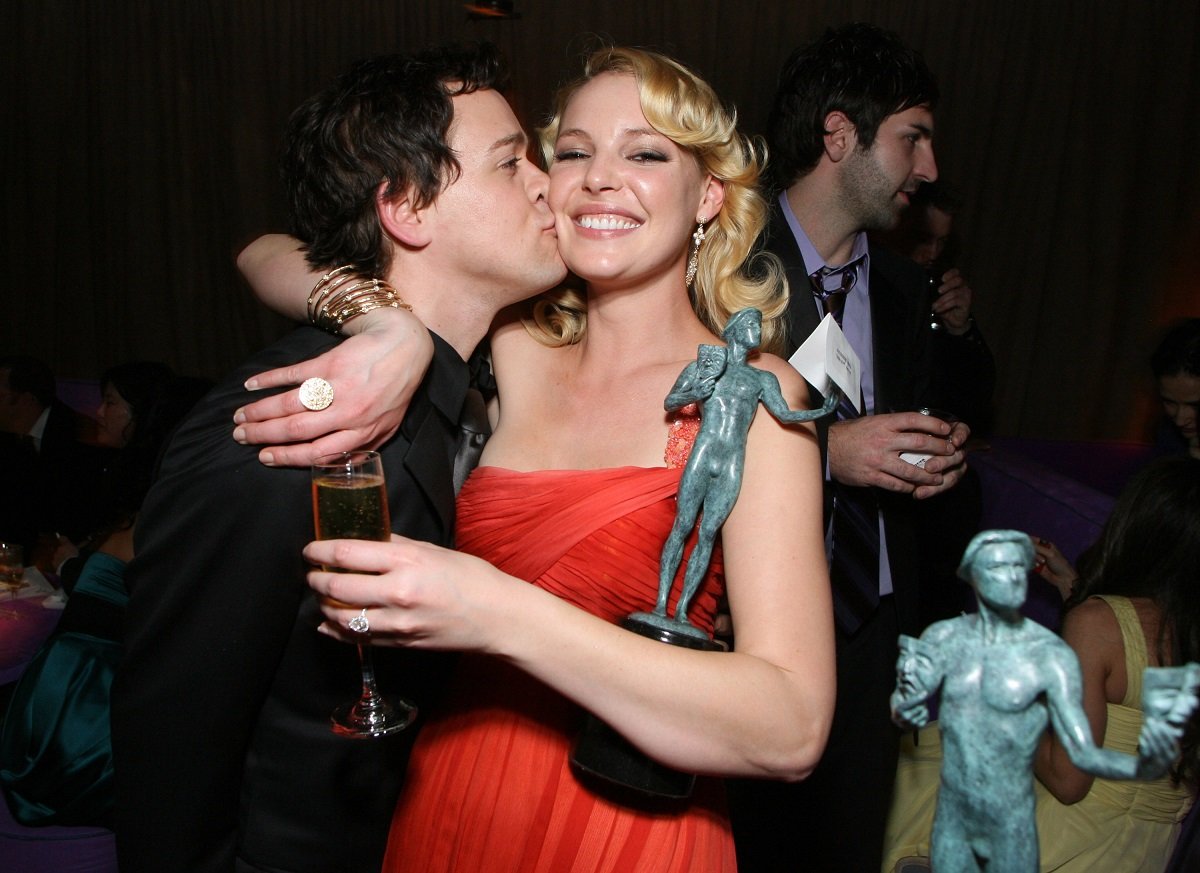 T.R. Knight and Katherine Heigl at the PEOPLE/Entertainment Industry Foundation SAG Awards party.
