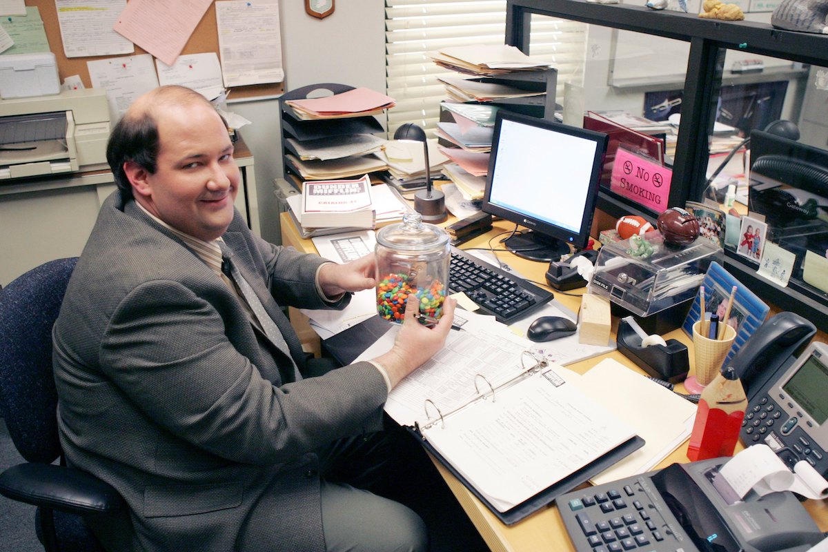 Brian Baumgartner with what he stole from Kevin Malone's desk on 'The Office' 