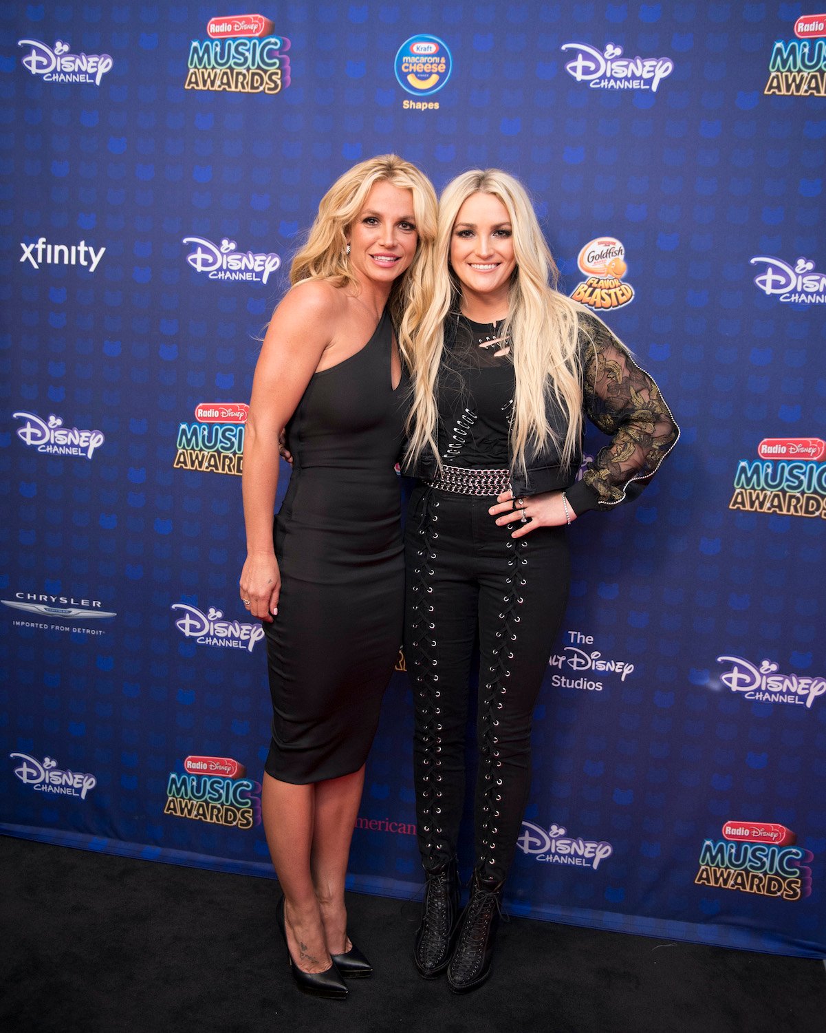Britney Spears, left, with her sister, Jamie Lynn Spears, at the Radio Disney Music Awards in 2017