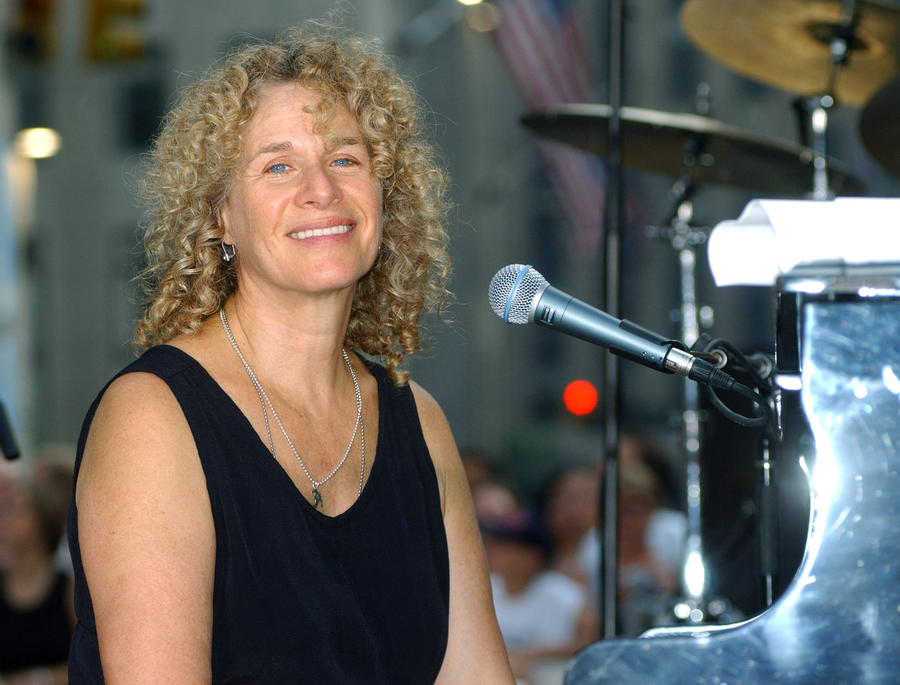 Carole King performs at 'Today's' 2003 Summer Concert Series