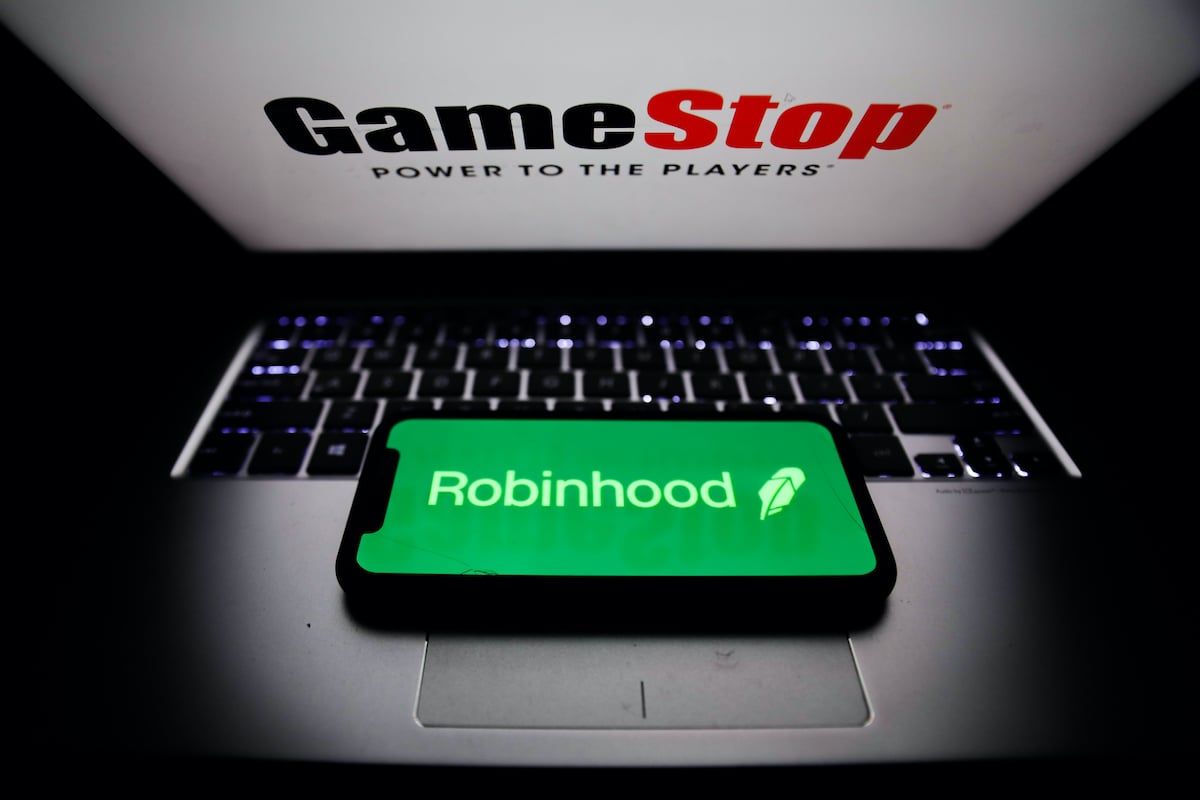 GameStop and Robinhood Logos