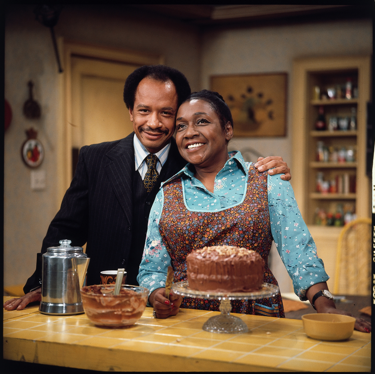 (L to R) Sherman Hemsley as George Jefferson and Isabel Sanford as his wife Louise Jefferson on 'The Jeffersons'