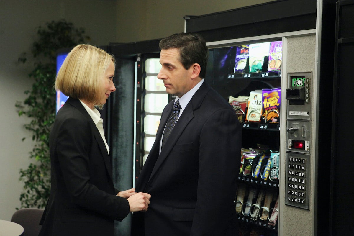 Amy Ryan as Holly Flax, Steve Carell as Michael Scott 