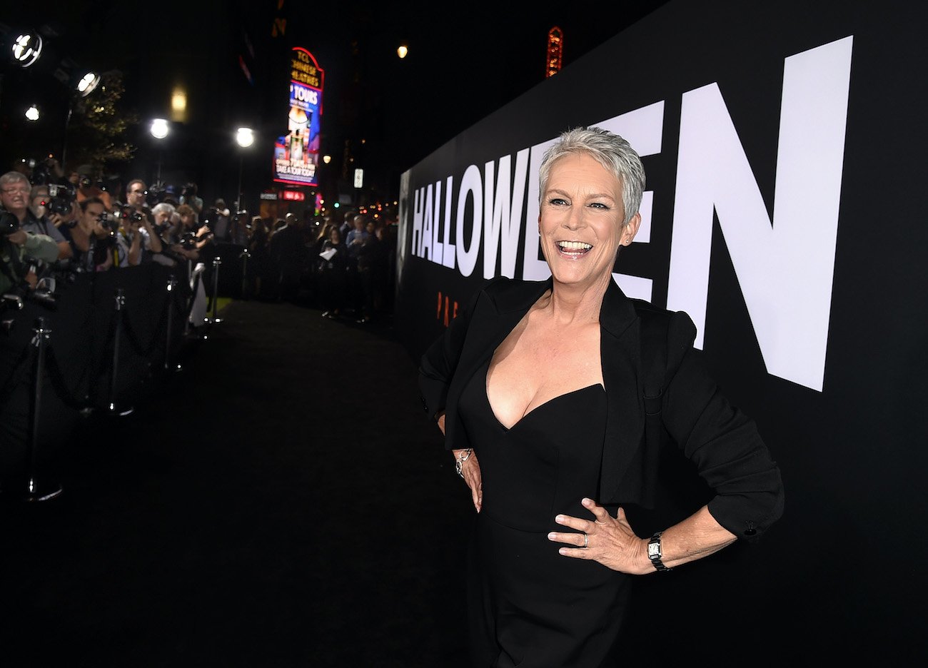 Jamie lee Curtis at the Premiere of 'Halloween,' posing for pictures