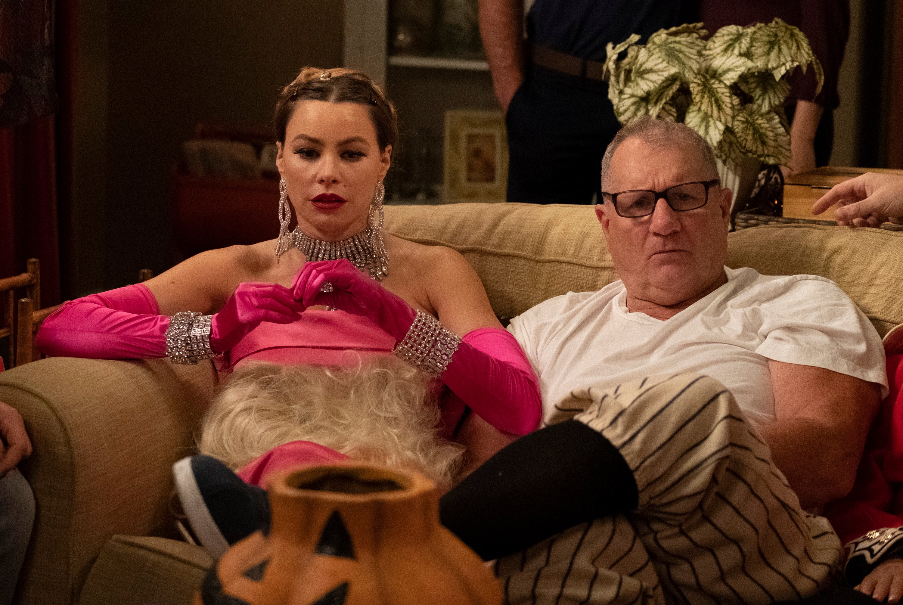 SOFIA VERGARA, ED O'NEILL in 'Modern Family' Episode titled 'Good Grief'