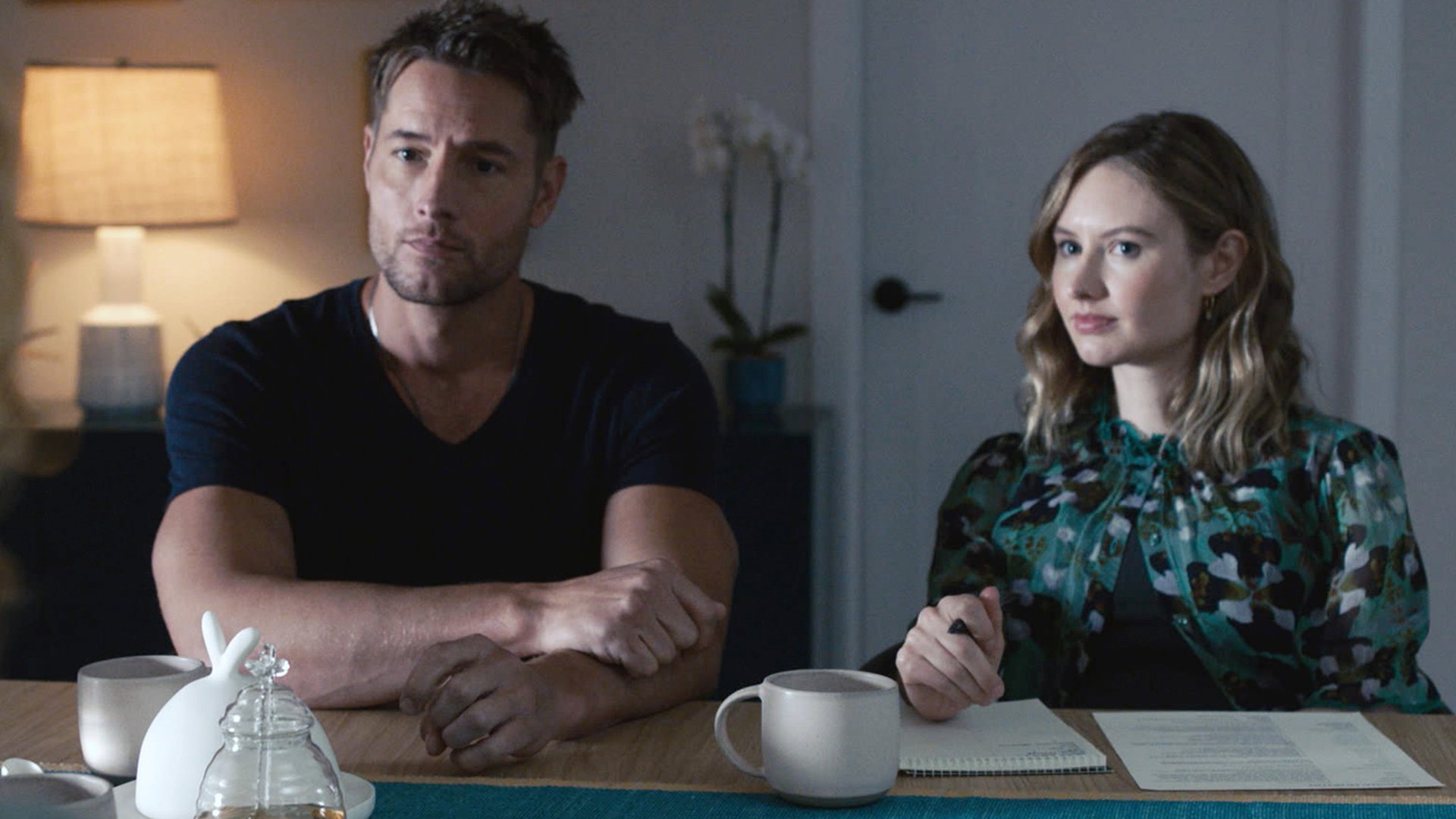 Justin Hartley as Kevin and Caitlin Thompson as Madison meeting potential nannies for the twins on ‘This Is Us’ Season 5 Episode 5