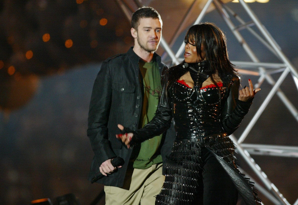 Justin Timberlake and Janet Jackson perform during the half - time show at Super Bowl XXXVIII