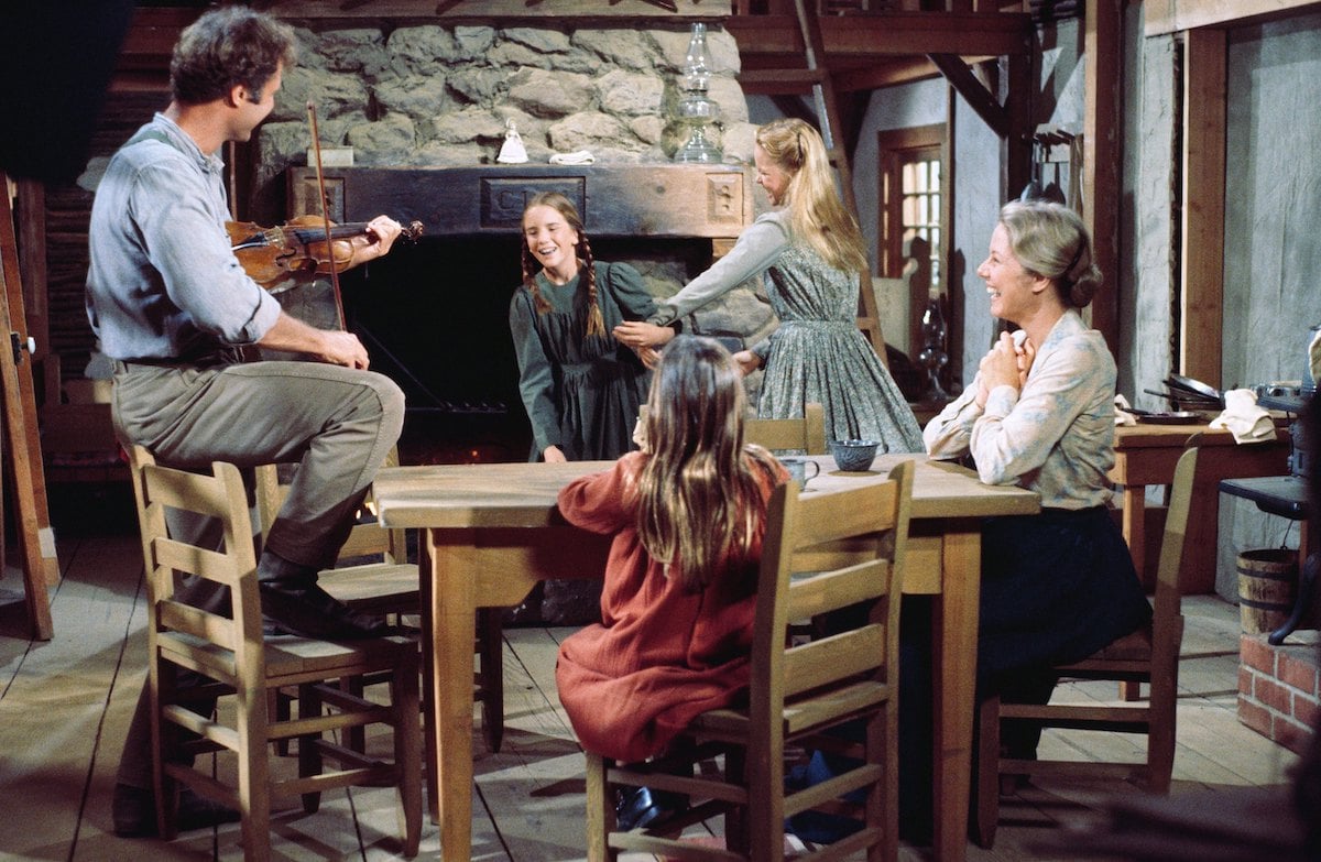 Little House on the Prairie cast on set